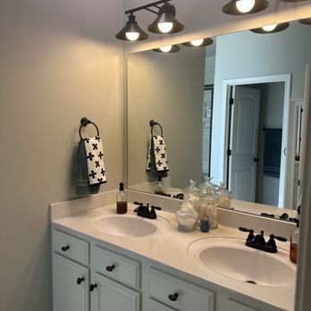 Spitsa Painting and Remodeling - Bathroom walls and cabinets. - Painters Near Me - inman, South Carolina Spitsa Painting and Remodeling - Bathroom walls and cabinets. - Painters Near Me - inman, South Carolina
