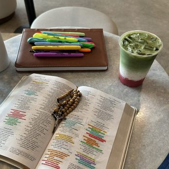 Varraco Coffee + Roasters - Strawberry Matcha - Coffee & Tea Near Me - Palm Desert, California
