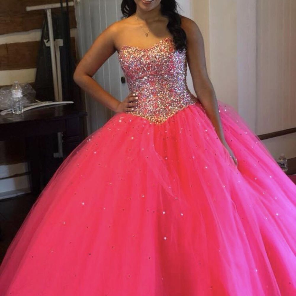 Roca's Fashion Design - Sewing & Alterations Near Me - Gaithersburg, Maryland