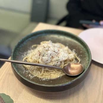 Mad Nice - Bucatini cacio e Pepe - pecorino romano & peppercorn - Italian Near Me - Detroit, Michigan