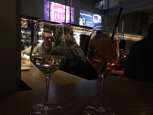 WEIN & CO Wien Stephansplatz – Weinbar & Flagshipstore by null