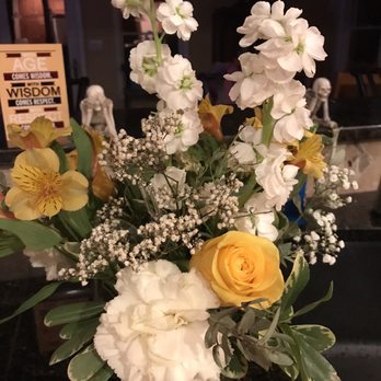 Bountiful Blooms - Flowers 8 days after delivery! Still so beautiful! - Florists Near Me - Castleton, New York
