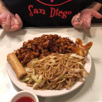 La China Restaurant - Cashew Chicken and House Chow Mein - Chinese Near Me - El Cajon, California