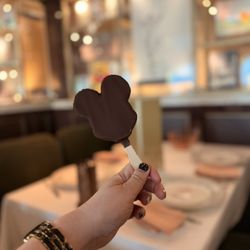 Disney Treasure - Mickey Premium Bar