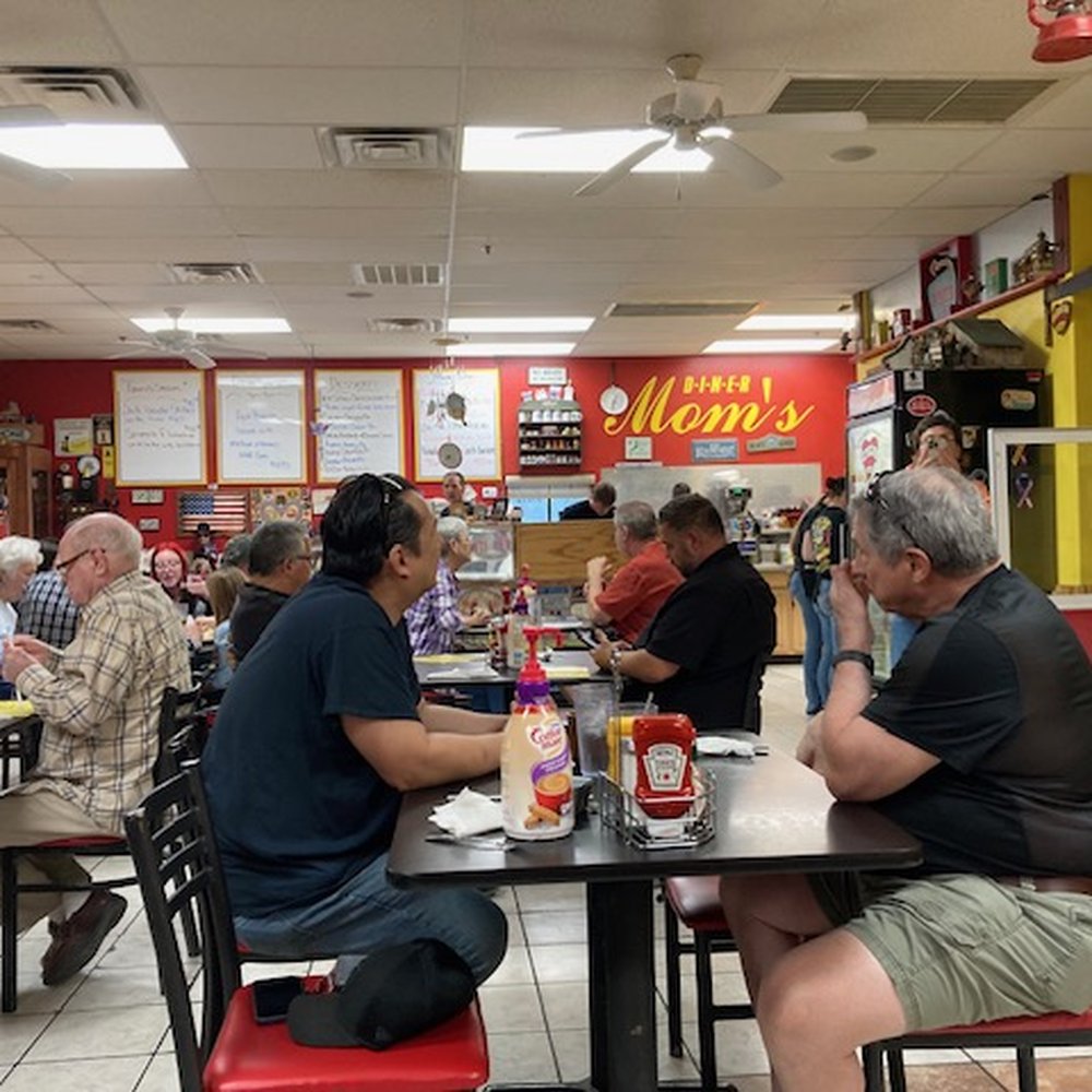 Mom's Diner - Dining Room - Diners Near Me - Pahrump, Nevada Mom's Diner - Dining Room - Diners Near Me - Pahrump, Nevada