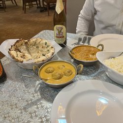 Saffron Patch in the Valley - Malai Kofta  Chicken Curry  Flying horse IPA Maharaja pilsner Garlic naan