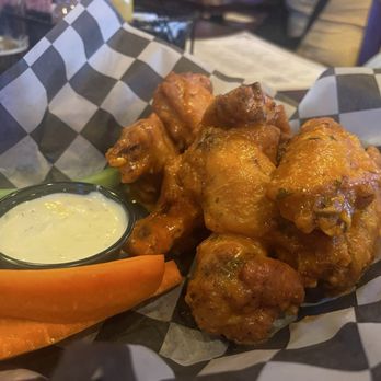 Tilted Kilt Pub & Eatery - Garlic buffalo wings - Pubs Near Me - Las Vegas, Nevada