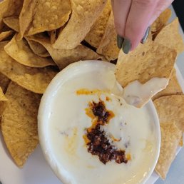 Queso & Chips