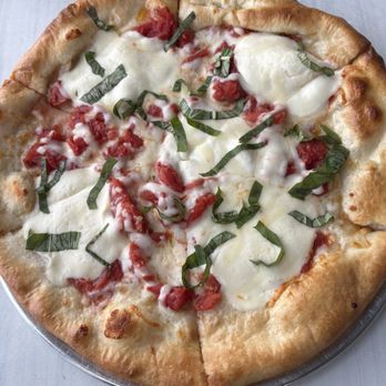 Water Street Grille - Margherita Pizza - Seafood Near Me - Yorktown, Virginia Water Street Grille - Margherita Pizza - Seafood Near Me - Yorktown, Virginia