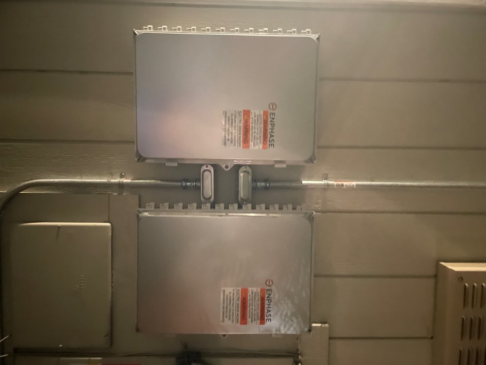 Slide of American Array Solar and Roofing