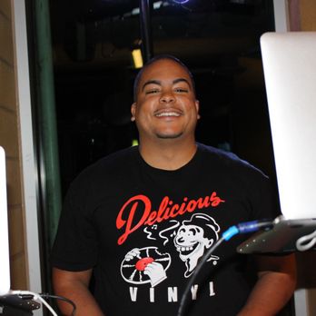 Dj Finesse - DJ Finesse mixin it up for our 90's hip hop party! - DJs Near Me Dj Finesse - DJ Finesse mixin it up for our 90's hip hop party! - DJs Near Me
