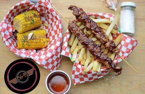 56B La Calle de las Alitas, Brochetas y Más...