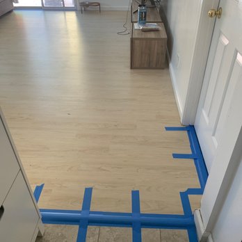 Elephant Floors - Living room with vinyl plank flooring - Flooring Near Me - Sunnyvale, California Elephant Floors - Living room with vinyl plank flooring - Flooring Near Me - Sunnyvale, California