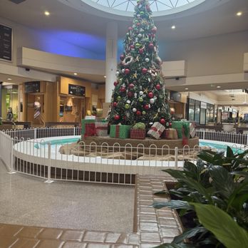 Capitola Mall - Shopping Centers Near Me - Capitola, California