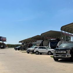 Valley Rose RV Park - Covered concrete sites