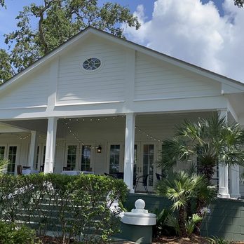 The Chimneys - The front of the house is so charming. Reminiscent of Southern living. - Cajun/Creole Near Me - Gulfport, Mississippi The Chimneys - The front of the house is so charming. Reminiscent of Southern living. - Cajun/Creole Near Me - Gulfport, Mississippi