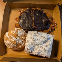 A Sweet Discovery - Giant Pecan Turtle, Honey & Fig Scone, NY Style Crumbcake (the only sweet things in the upper case)