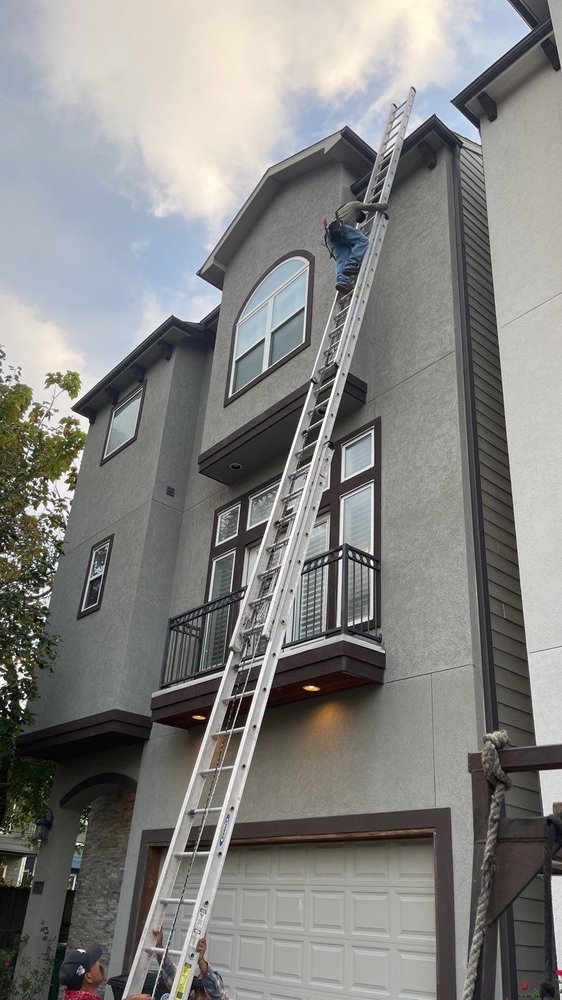 Slide of Elite Roofing