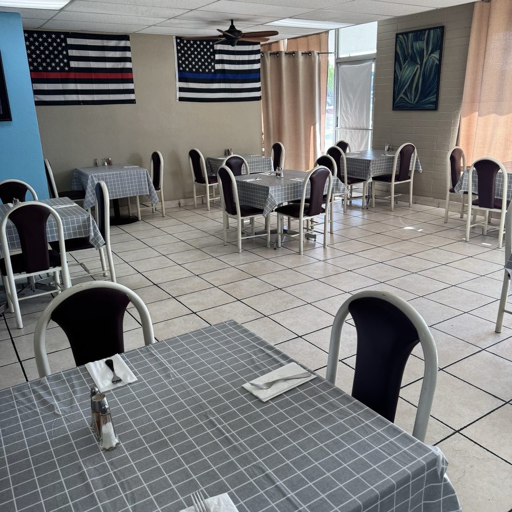 Super Gyros - Dining Area - Middle Eastern Near Me - Modesto, California