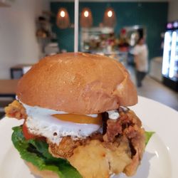 4 Fishies - Crabby Patty
Softshell Crab Burger