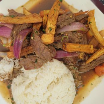 Emelina's 3 - Lomo saltado - Peruvian Near Me - San José, California Emelina's 3 - Lomo saltado - Peruvian Near Me - San José, California