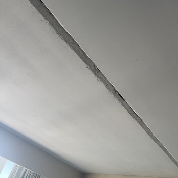 Emerald Beach Hotel - Leaking ceiling - Hotels Near Me - Corpus Christi, Texas Emerald Beach Hotel - Leaking ceiling - Hotels Near Me - Corpus Christi, Texas