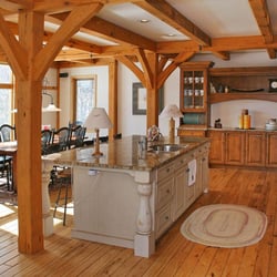 Stewart Mountain Lodging - Spacious kitchen with large dining area.