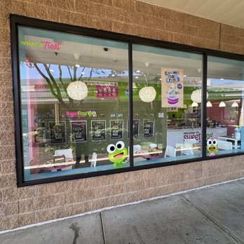 SweetFrog Premium Frozen Yogurt - Sweet Frog...not asking for much, just neat, good customer service and working dispensers. All check. Thanks. - Ice Cream & Frozen Yogurt Near Me - Springfield, Virginia