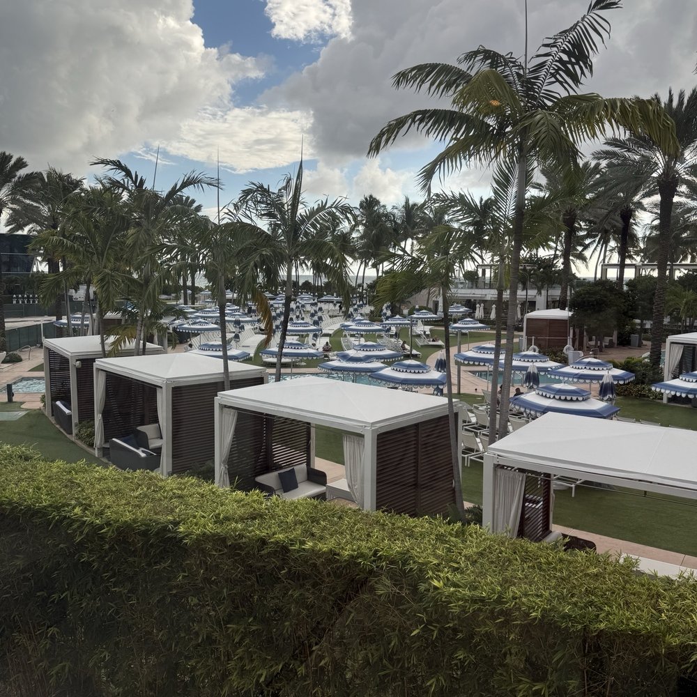 Fontainebleau Miami Beach - Pool - Hotels Near Me - Miami Beach, Florida Fontainebleau Miami Beach - Pool - Hotels Near Me - Miami Beach, Florida