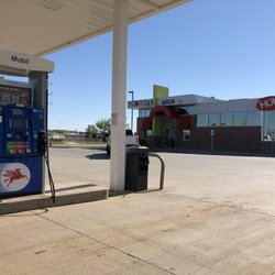 The Hub Convenience Stores - Dickinson - Outside