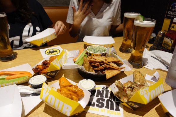 Buffalo Wild Wings by null