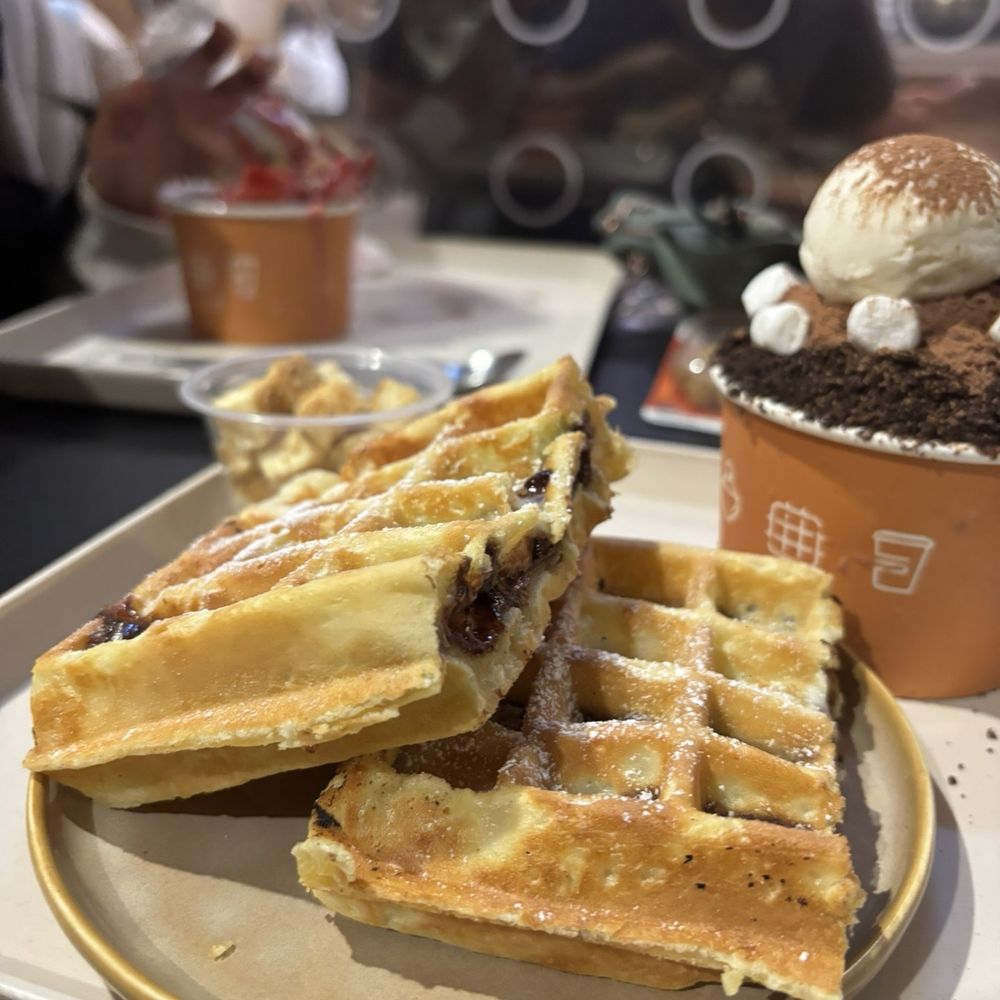 Heybings Desserts & Coffee - Nutella Mochi Waffle - Desserts Near Me - Irvine, California