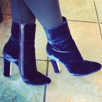 Gianvito Rossi - Gianvito Rossi booties - Shoe Stores Near Me - New York, New York Gianvito Rossi - Gianvito Rossi booties - Shoe Stores Near Me - New York, New York