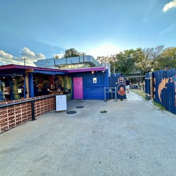 Nixta Taqueria - Outdoor waiting line and ordering bar. - Mexican Near Me - Austin, Texas Nixta Taqueria - Outdoor waiting line and ordering bar. - Mexican Near Me - Austin, Texas