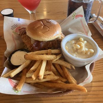 Chili's - Big deluxe chicken sandwich with Mac and cheese and fries. So warm. - American Near Me - Boise, Idaho Chili's - Big deluxe chicken sandwich with Mac and cheese and fries. So warm. - American Near Me - Boise, Idaho