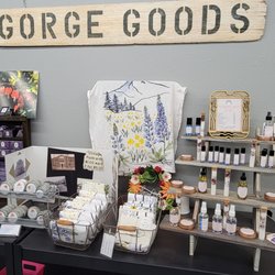 Brenna's Mosier Market