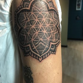Hammerhead Tattoo - Tattoo Near Me - Chicago, Illinois