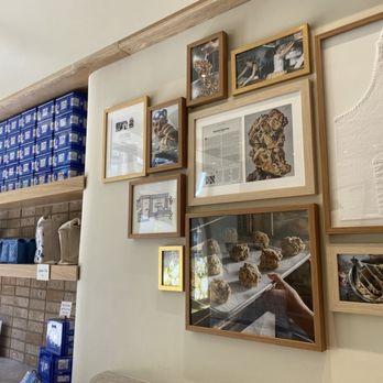Levain Bakery - Bakeries Near Me - Chicago, Illinois
