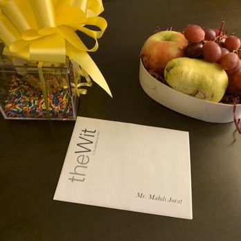 theWit Chicago, a Hilton Hotel - Birthday surprise in my room - Hotels Near Me - Chicago, Illinois theWit Chicago, a Hilton Hotel - Birthday surprise in my room - Hotels Near Me - Chicago, Illinois
