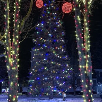 Riverbank Park - Christmas Lights 2024 - Parks Near Me - Westbrook, Maine