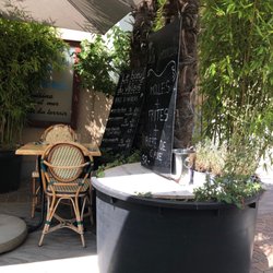 Restaurant au Cheval-Blanc - The menu on the terrace