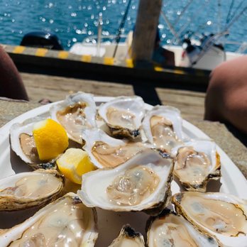 Larsen's Fish Market - Dozen Oysters - Seafood Markets Near Me - Chilmark, Massachusetts