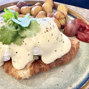 Flora - Croissant Smoked Salmon - Breakfast & Brunch Near Me - San Diego, California