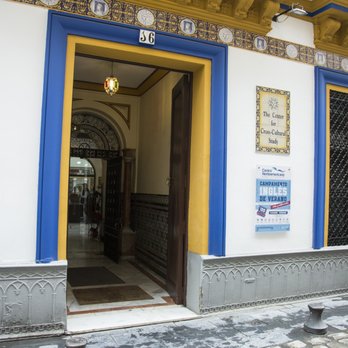 Centro Norteamericano - Academia de Inglés en Sevilla con un edificio tradicional muy bonito - Language Schools Near Me - Seville, SE Centro Norteamericano - Academia de Inglés en Sevilla con un edificio tradicional muy bonito - Language Schools Near Me - Seville, SE