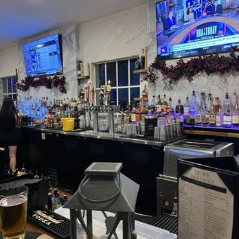 The View - Inside bar - Cocktail Bars Near Me - Clermont, Florida