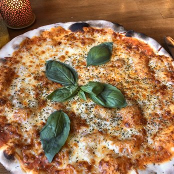 Donna Mia - Margherita pizza - Italian Near Me - Trier, RP
