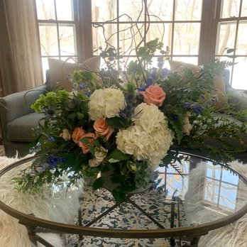 Floral Wonders - Arrangement 4 days old still looks great! - Florists Near Me - Geneva, Illinois Floral Wonders - Arrangement 4 days old still looks great! - Florists Near Me - Geneva, Illinois