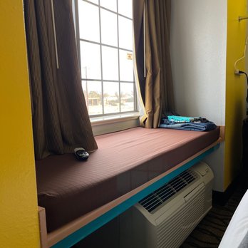 Desert Inn - Window seat or bed - Hotels Near Me - Tucumcari, New Mexico Desert Inn - Window seat or bed - Hotels Near Me - Tucumcari, New Mexico