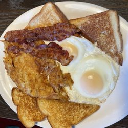 La Herradura - Bacon & eggs (the eggs are cooked PERFECTLY)