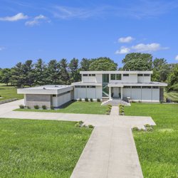 Elizabeth Brien - The Charles Reinhart Company Realtors